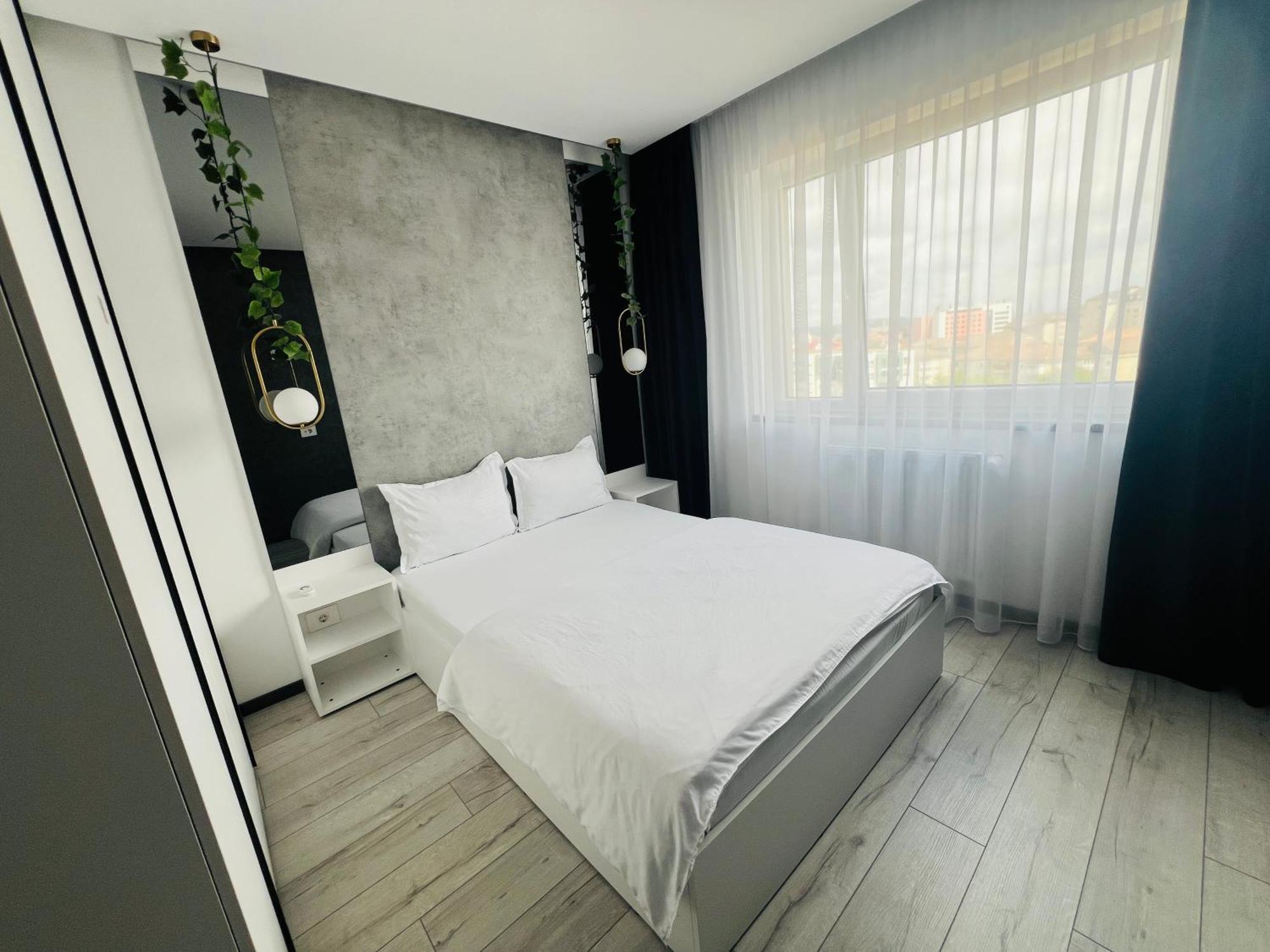 The Silver Grove Oradea Ngoại thất bức ảnh